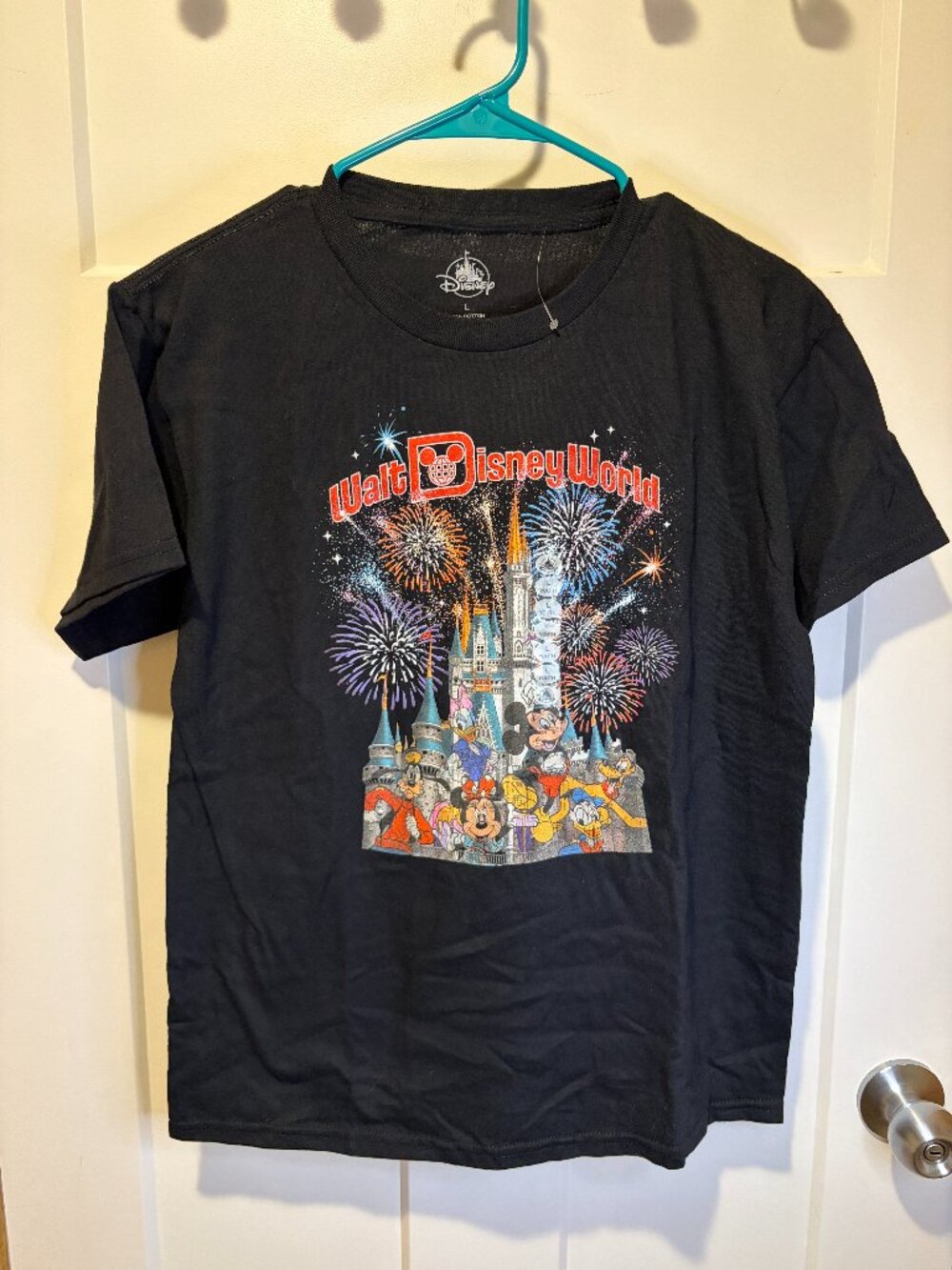 Walt Disney World Mickey Castle Fireworks Characters Youth L T-Shirt NWT